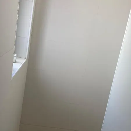 Duplex Junto Al Puente Con Terraza Y Parking Privado Precio No Incluido A 5m Del Teatro De La Axerquia De Córdoba
