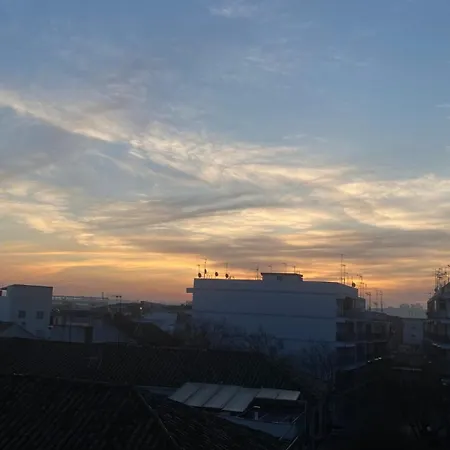 Duplex Junto Al Puente Con Terraza Y Parking Privado Precio No Incluido A 5m Del Teatro De La Axerquia De Córdoba